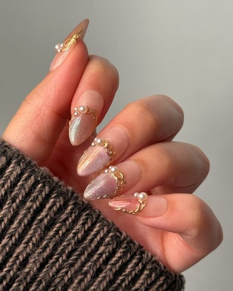 🌙 New Moon 🌙 This collection is so beautiful I had to pair it with gold chrome & pearls 🤍 • use code: COLORNOOK to save on your purchase @sweetienailsupply • use code: THECOLORNOOK to save on your purchase @nominal #Sweetienailsupply #nailartist #gelnails #dvok #nailart #gelnailart #pearlnails #goldchrome #cateye gold chrome and pearl new moon Dvok gel nail art Chrome Pearl Nails, Pearls Nails, Pearl Nails, Gold Chrome, Gel Nail Art, Nail Supply, Gold Nails, New Moon, Nails Art