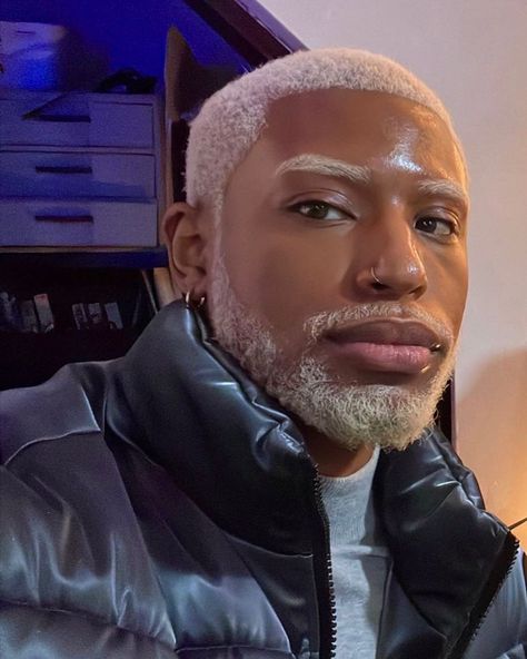 Black Men Hair Colour, Platinum Blonde Hair Men, Bleached Hair Men, Boys Colored Hair, Blonde Beard, Natural Hair Men, Beard Dye, Blonde Eyebrows, Men Blonde Hair