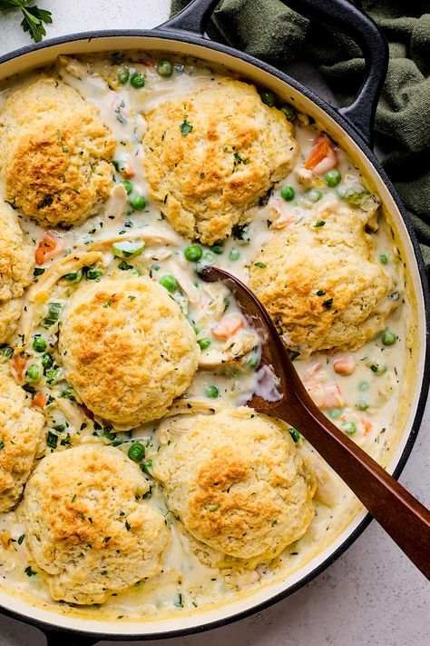 Chicken Pot Pie Recipe With Biscuits, Chicken Pot Pie With Biscuits, Pot Pie With Biscuits, Biscuit Chicken Pot Pie, Homemade Chicken Pot Pie, Pot Pie Filling, Cold Weather Food, Pot Pies Recipes, Chicken Pot Pie Recipes