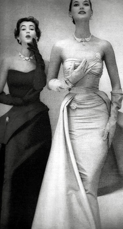 Dress Pose, Design Moda, Bridal Fashion Week, Vintage Couture, Wedding Dress Trends, Moda Vintage, Gown Dress, Vintage Glamour, 1950s Fashion