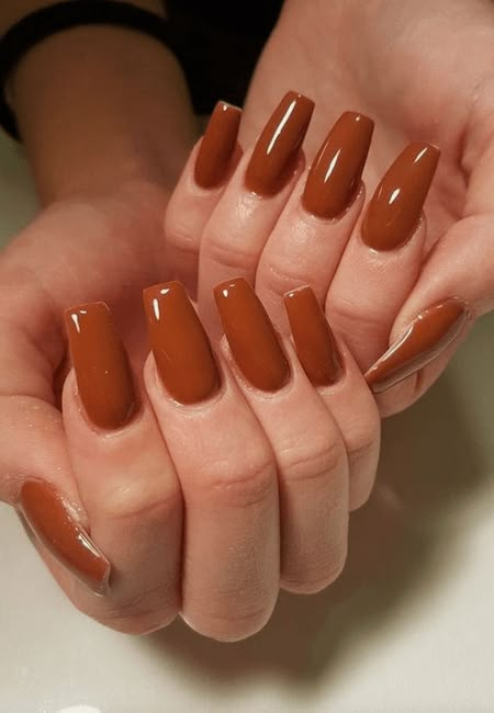 Want the best fall nail color ideas for autumn nails, such as this Chocolate Nail Color, Perfect for Autumn? Find cute and elegant acrylic and gel polish nail polish ideas for 2020, from light, neutral, orange and matte fall nail color ideas, perfect for both light and dark skins #fallnailcolor #fallnailideas #autumnnailcolors #autumn #fallcolors Om Light, Nail Colors Ideas, Brown Nail Polish, Brown Nail, Nail Polish Colors Fall, Maroon Nails, Fall Gel Nails, Polish Ideas, Fall Nail Colors