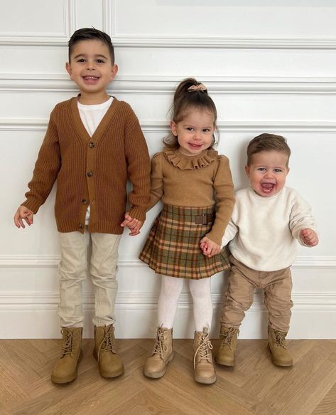 Toddler Girls Fall Outfits, Preppy Toddler Girl Outfits, Fall Picture Outfits For Kids, Toddler Girl Holiday Outfits, Kids Autumn Outfits, Toddler Girl Winter Outfits, Fall Kids Outfits, Sibling Christmas Outfits, Toddler Girl Outfits Winter