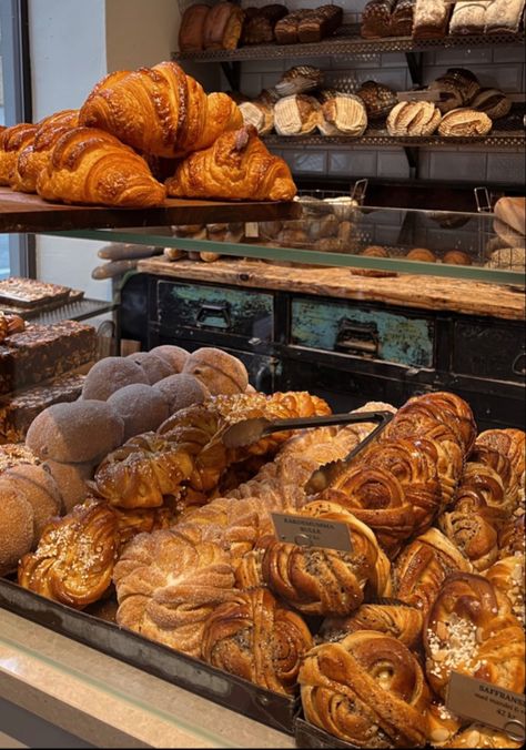 Fall Bakery Aesthetic, Bakery Cafe Aesthetic, Baking Asethic, Pastry Shop Aesthetic, Aesthetic Pastries, Pastries Aesthetic, Pastry Aesthetic, Baker Aesthetic, Breads And Pastries