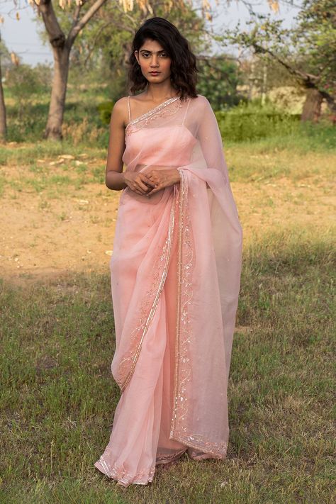 Pink Saree Silk, Pink Blouse Designs, Peach Saree, Eternal Beauty, Modern Saree, Saree Silk, Red Lehenga, Embroidered Saree, Trendy Dress Outfits