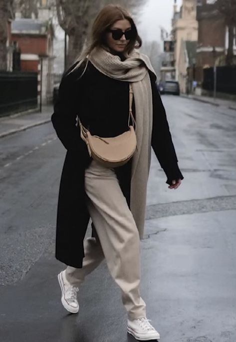 Elegant Athleisure, Converse Outfit Ideas, Best Outfits For Women, Celine Scarf, Women Athleisure, Outfit Ideas Easy, Look 2023, Emma Hill, Classic Business Casual