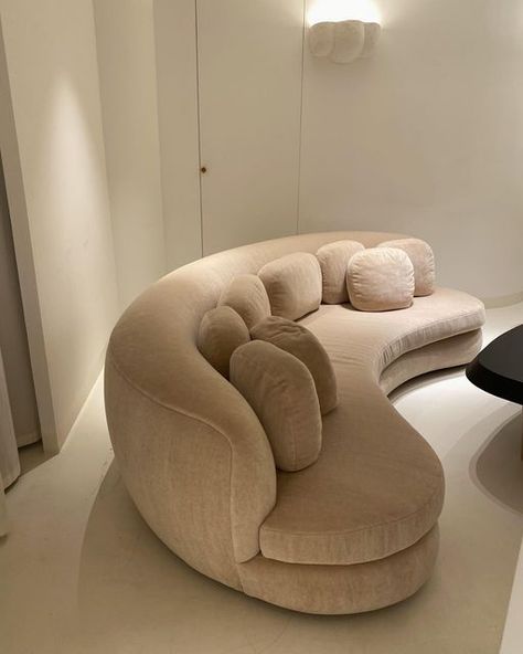 Bean Couch, Carina Nicklas, Bean Sofa, Moody Modern, Modern Hotel, Interior Inspo, Future House, Sofa Design, Sofa Couch