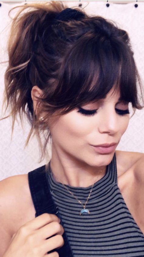 Haïr Style For Medium Hair With Bangs, Growing Out Bangs With Short Hair, Dark Hair Lob With Bangs, Hair Up Fringe, Fringe Hairstyles 2023, Thick Bangstyle Hair Medium, Modern Fringe Haircut, Medium Hair With Fringe Bangs, Boho Hairstyles With Bangs