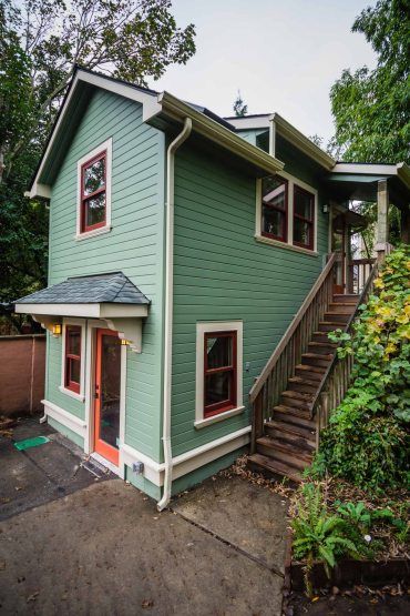 Barbara Gundle’s ADU: A 2-Story Garage Conversion | Accessory Dwellings Above Garage Apartment, Two Story Garage, 1000 Sq Ft House, 2 Story Garage, Plan Board, Carriage House Garage, Garage Guest House, Garage Apartments, Studio Apartment Layout