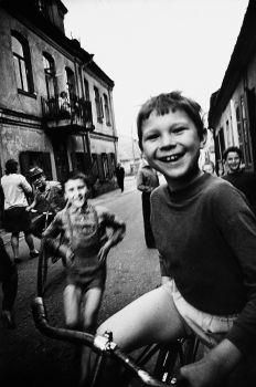 Artwork by Antanas Sutkus, Vilnius Gavrosas, Made of Gelatin silver print Man With Umbrella, Modern Photographers, Retro Photography, Silver Print, Gelatin Silver Print, National Gallery Of Art, Photography Gallery, Art Masters, Black And White Portraits