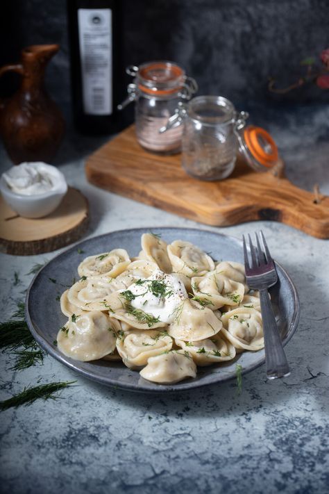 Pelmeni Recipe, Russian Dumplings, Meat Dumplings, Healthy Food Motivation, The Soup, European Food, Culinary Arts, Dumplings, Ingredients Recipes