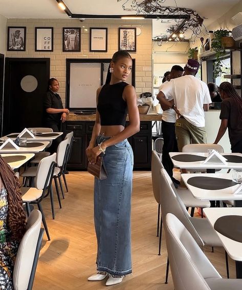 long skirts > credit: @obusorr New Era Outfit, Breakfast Outfit, Casual Dinner Outfits, Dinner Outfit Casual, Estilo Hippy, Long Skirt Outfits, Long Denim Skirt, Effortlessly Chic Outfits, Classy Casual Outfits