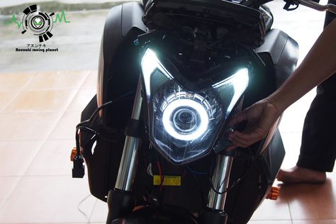 HID projector headlight Honda CBR650F & CB650F, diff colors available, more info: http://anunaki-parts.com/en/honda-cbr650f-cb650f/447-hid-projector-cbr650f-cb650f-honda-cbr650f-cb650f.html Cb 650f, Hidden Projector, Ns 200, Honda (motorcycle), Projector Headlights, Honda Cbr, Hornet, Golf Bags, Concept Cars