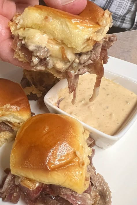 Beef Tenderloin Crostini With Parmesan Cream Sauce, Recipes With Filet Mignon, Filet Mignon Sliders Recipe, Filet Sliders Recipe, Hawaiian Roll Sliders Beef, Filet Mignon Sandwich, Recipes With Leftover Beef Tenderloin, Shredded Beef Sliders Hawaiian Rolls, Tri Tip Sliders Mini Sandwiches