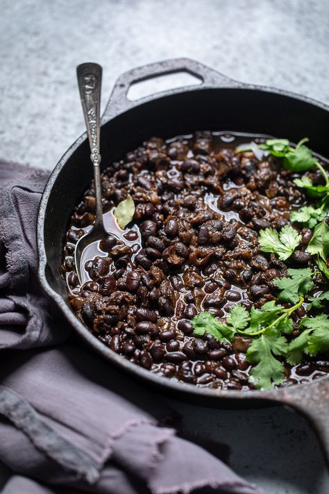 Instant Pot Black Beans (Copycat Chipotle) Black Beans In The Instant Pot, Dried Black Beans Instant Pot, Mexican Black Beans Instant Pot, Black Bean Recipes Instant Pot, Black Beans Recipe Instant Pot, Instapot Black Beans, Black Bean Instant Pot, Chipotle Black Beans Copycat, Vegan Black Beans