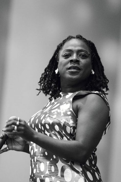 Sharon Jones, current singer of soul music. Iconic Musicians, Sharon Jones, Funk Bands, R&b Albums, Soul Artists, Band Photography, Soul Singers, Soul Jazz, Soul Funk