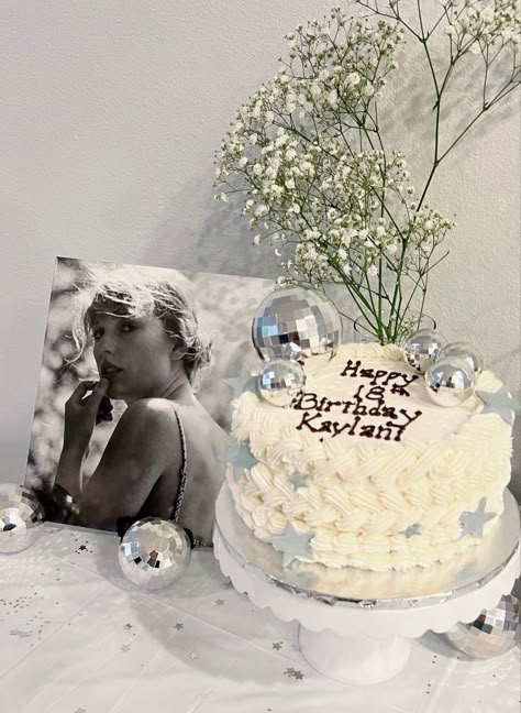 Folklore Themed Cake, Folklore Bday Party, Mirrorball Cake Taylor Swift, Taylor Swift Folklore Birthday Cake, Folklore Birthday Cake, Folklore Birthday Theme, Taylor Swift Birthday Cake Folklore, Evermore Cake, Mirrorball Birthday Cake