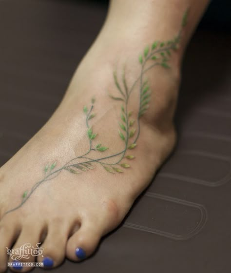 Best Leg Tattoos, Green Tattoos, Vine Tattoo, 동화 삽화, Vine Tattoos, Plant Tattoo, Botanical Tattoo, 1 Tattoo, Elegant Tattoos