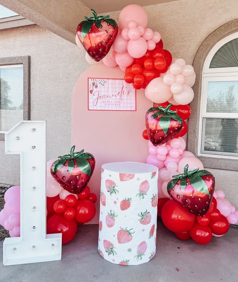 My berry first strawberry set up! 🩷🍓 . . . . . . . . #balloonbouquet #balloonbouquets #partydecor #balloons #balloongarland #phoenixaz #partysetup #party #birthdaydecor #birthdayparty #festa #balloonhacks #balloongarlandsdiy #balloongarlnddiy #diy #ballooncolumns #partytable #strawberrybirthday #girlbirthday #pinkandred #firstbirtbday Strawberry Shortcake Balloon Decor, Balloon Hacks, Berry First Birthday, Party Setup, Balloon Columns, Balloon Decor, Balloon Bouquet, Balloon Garland, Party Table