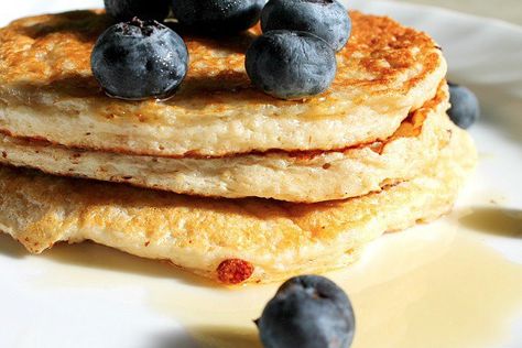 It sounds like "Trim Healthy Mama Pancakes" might be an oxymoron... but it's not! These little treats are the most fabulous pancakes sure to please the whole family with no worries of a drop in blood sugar after consuming a mountain at breakfast! W Trim Healthy Mama Pancakes, Thm Pancakes, Trim Healthy Mama Breakfast, Trim Healthy Mama Recipe, Thm Breakfast, Trim Healthy Recipes, Trim Healthy Mama Plan, Trim Healthy Momma, Trim Healthy Mama Recipes