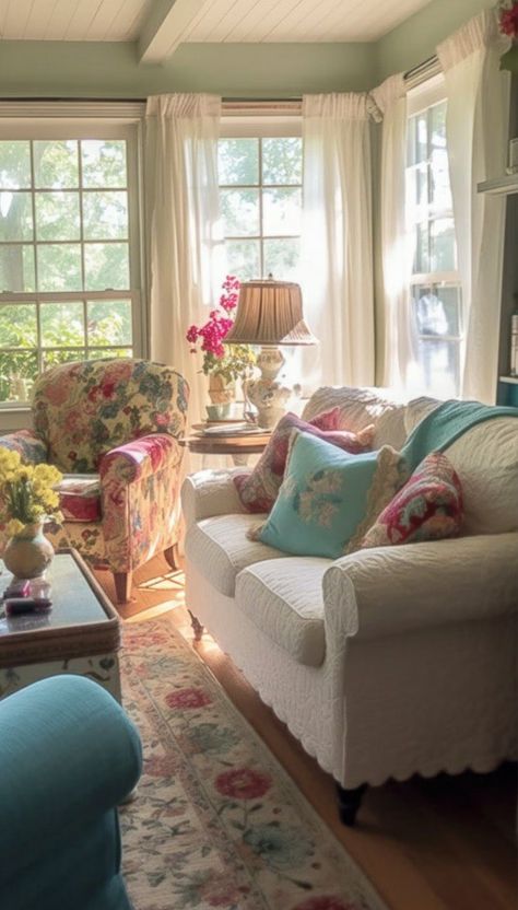 Cottage Style.. my favorite Ladybug Farm, Bungalow Interiors, Sitting Areas, Upholstery Ideas, Southern Cottage, Casa Country, Cottage Living Rooms, Cottage Charm, Casa Vintage