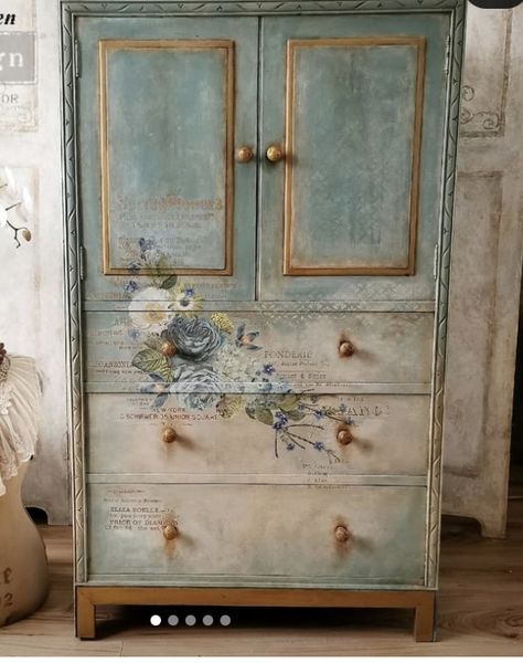 Decoupage Furniture Ideas, Blue Painted Furniture, Revamp Furniture, Upcycled Furniture Diy, Furniture Painting Techniques, Decoupage Furniture, Furniture Rehab, Diy Furniture Renovation, Painting Furniture Diy