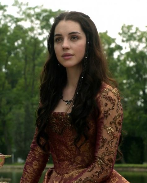 Left Behind - Reign CW Wiki. Love this dress, need full shot so I can cosplay! Reign Serie, Reign Hairstyles, Reign Tv Show, Marie Stuart, Reign Mary, Reign Fashion, Reign Dresses, Royal Core, Fantasy Clothes