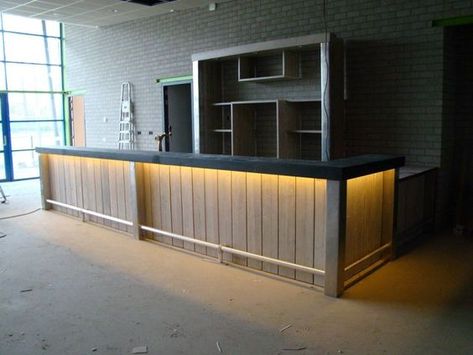 Home Bar Plans, Bar Counter Design, Pallet Bar Diy, Diy Outdoor Bar, Home Bar Rooms, Bar Plans, Basement Bar Designs, Diy Home Bar, Outdoor Patio Bar