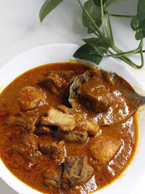 Mutton Fry, Mutton Dishes, Vindaloo Curry, Mutton Recipe, Mutton Curry Recipe, Mutton Curry, Raw Potato, Bengali Food, Healthy Indian Recipes