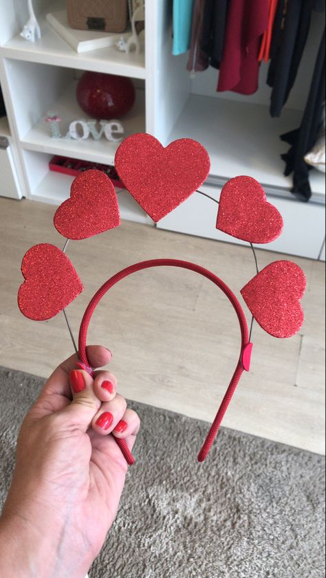 Diy Heart Headband, Valentines Day Costume Women, Diy Cupids Bow And Arrow, Diy Cupid Costume Women, Cupid Costume Makeup, Dark Cupid Costume, Diy Cupid Costume, Cupid Costume Womens, Cupid Costume Aesthetic