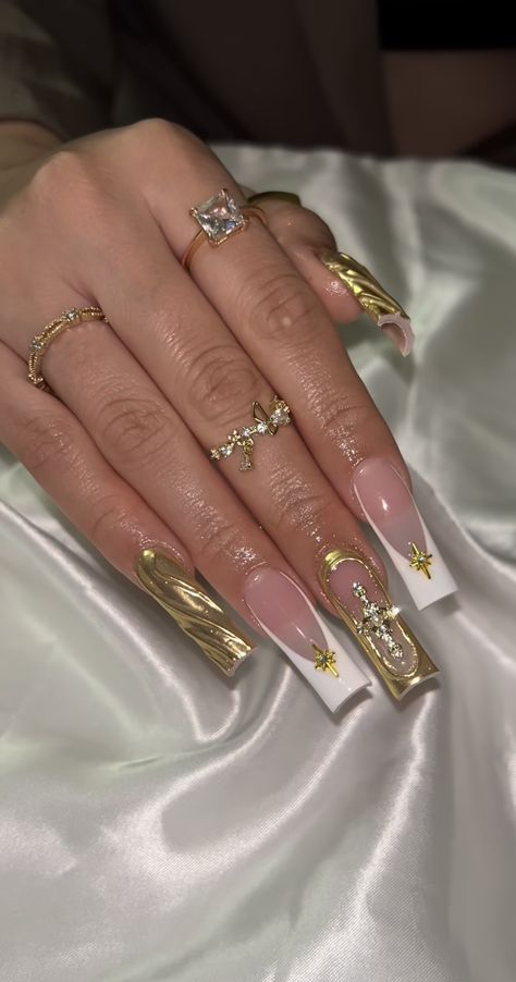 Gold Baddie Nails, White And Gold Nails Simple, Birthday Nails Gold, Ateez Nails, Md Nails, White Nails With Gold, Hot Nail Designs, Forever Roses, Hippie Nails