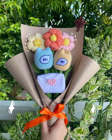 Instagram: crochett_mx 💗🫧 #crochet #heartstopper #flores Heartstopper Crochet Pattern, Heartstopper Crochet Ideas, Crochet Heartstopper, Crochet Flowers Easy, Crochet Bouquet, Crochet Fashion Patterns, Crochet Flower Tutorial, Floral Crochet, Crochet Flower Patterns