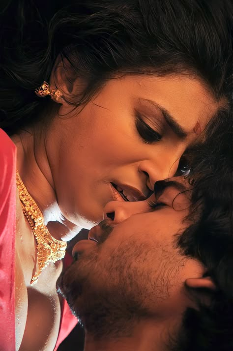 Kooku Web Series Video Hd, Tamil Hot Actors, Kasturi Actress, Kasthuri Actress, Bedroom Kiss, Mommy Material, Actress Photoshoot, Nayanthara Hairstyle, Airport Pictures