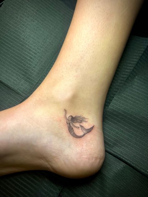 Mermaid Tattoo Minimalist Tiny Tiny Mermaid Tattoo Simple, Mermaid Tattoo Minimalist, Simple Mermaid Tattoo, Sea Dragon Tattoo, Mermaid Minimalist, Small Mermaid Tattoo, Water Tattoos, Tattoo 2024, Mermaid Artwork