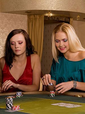 Ellen Allien, Casino Party Foods, Casino Dress, Casino Party Decorations, Casino Poker, Casino Royale Party, Party Food Themes, Poker Party, Casino Outfit