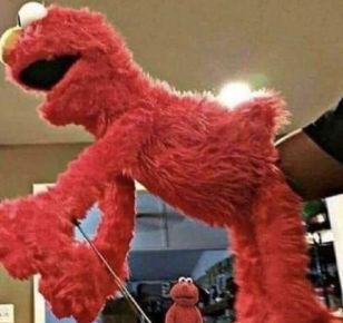 🗿 Elmo Memes, Dc Memes, Twisted Humor, Popular Memes, Funny Posts, Funny Photos, Funny Cute, Dankest Memes, Really Funny