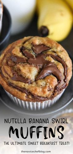 Healthy Nutella Breakfast, Nutella Breakfast Ideas, Nutella Recipes Breakfast, Quick Banana Muffins, World Dessert Recipes, Banana Crunch Muffins, Breakfast Nutella, Banana Swirl, Nutella Breakfast