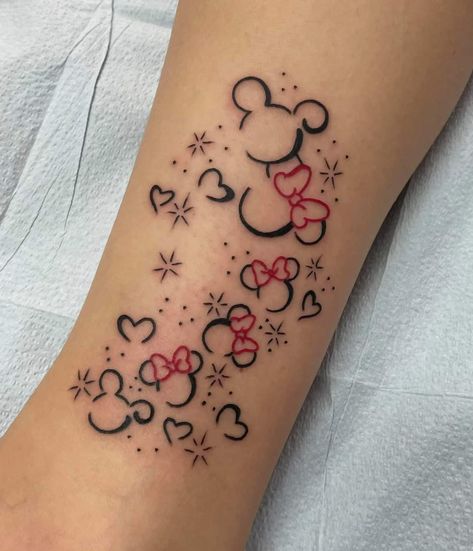 Mickey Mouse Sleeve Tattoo, Disney Heart Tattoo, Hand Tattoo Disney, Disney Bracelet Tattoo, Disney Name Tattoo, Disney Wrist Tattoos For Women, Disney Family Tattoos, Disney Sleeve Tattoo For Women, Small Mickey Mouse Tattoo