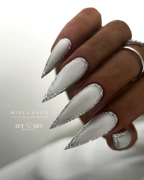 White Stiletto Nails, Silver Nail Designs, White And Silver Nails, Wow Nails, Stiletto Nails Designs, Homecoming Nails, New Year's Nails, Silver Nails, Luxury Nails