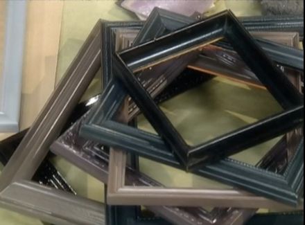 Martha Stewart tips on refurbishing old picture frames | Cool Mom Picks Pressing Flowers, Painted Frames, Small Landscape, Gallery Ideas, Crafting Inspiration, Old Picture Frames, Distressed Frames, Decorating Diy, Painting Wood