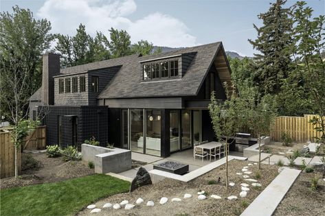 Photo 2 of 24 in A Colorado Mullet House Hides Its Wild Side Behind a Traditional Facade - Dwell Cabin Modern, Timber Screens, Nut House, Glazed Walls, Container Architecture, Double Hung Windows, Modern Architects, House Studio, Passive House