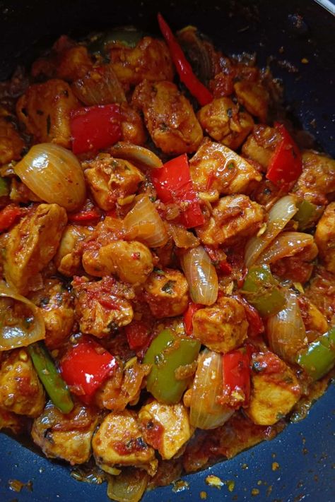 Chicken Jalfrazie Recipe, Chicken Jalfrezi Recipe Pakistani, Boneless Chicken Recipes Indian, Jaffna Food, Jalfrezi Chicken, Chicken Jalfrezi Recipe, Jalfrezi Recipe, Chicken Jalfrezi, Pakistani Dishes