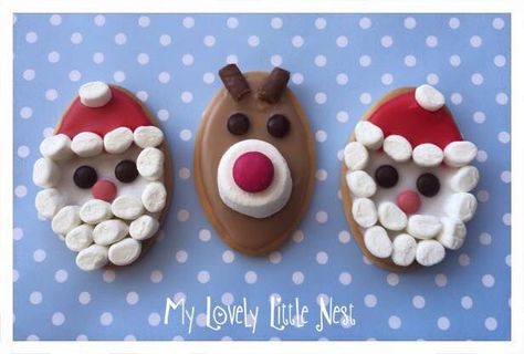 Christmas Crafts Food, Arrowroot Biscuits, Biscuit Decorating, Biscuit Decoration, Reindeer Cookies, Cookie Decorating Party, Christmas Biscuits, Rudolph Christmas, Fun Christmas Crafts