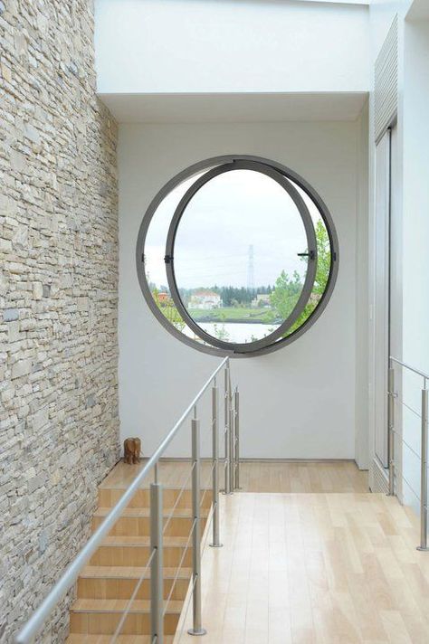 Round Windows Ideas Exterior, Circular Window, Round Stairs, Stairs Window, Modern Exterior Doors, Window Architecture, Cladding Design, Porthole Window, Oval Window