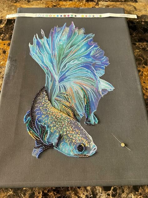 Fish Motifs Embroidery, Betta Fish Embroidery, Back Stitch Embroidery, Embroidery Animals, Fish Embroidery, Easy Flower Painting, Fish Beads, Beta Fish, Simple Canvas Paintings