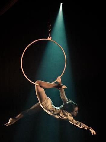 Aerial Hoop Aesthetic, Hoop Aesthetic, Aerial Hoop Moves, Circus Aesthetic, Trapeze Artist, Dark Circus, Aerial Acrobatics, Aerial Dance, Night Circus