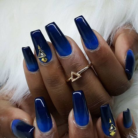 Contact@nailsup.com #lacharbonneuse Blue And Grey Nails, Ambre Nails, Black Ombre Nails, Blue And Silver Nails, Blue Ombre Nails, Ombre Nail Art Designs, Blue Coffin Nails, Grey Nails, Nails Ombre