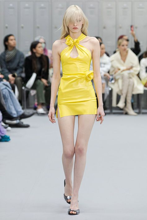 Paris Fashion Week Runway, Winter 2022, Fall 2022, Yellow Fashion, Mellow Yellow, Fashion Show Collection, Suit Fashion, Designer Brands, Paris Fashion