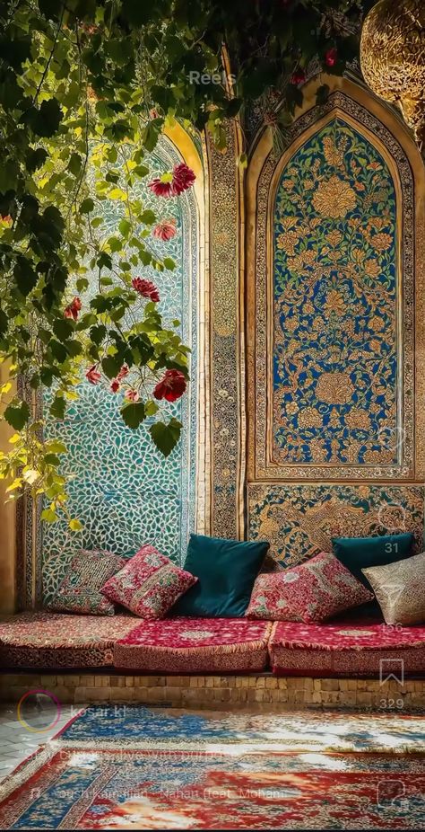 Persian Furniture Interior Design, Persian House Decor, Iran Interior Design, Persian Home Decor Iran, Persian Room Aesthetic, Iranian Furniture, Iranian Decor, Middle Eastern Palace, Iranian Aesthetic