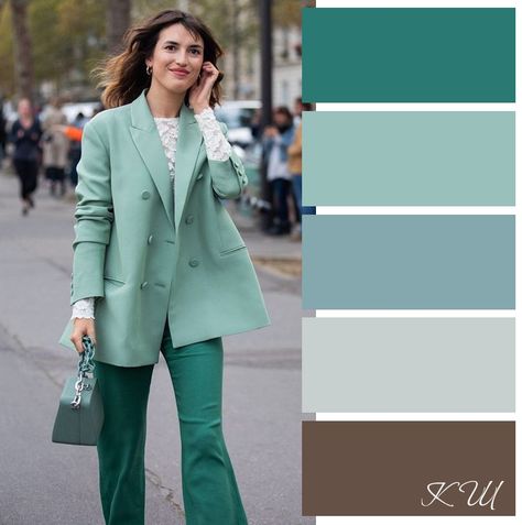 Grey With Green Outfit, Matching Colours Clothes, Mint Color Palettes, Mint Green Outfits, Autumn Color Palette Fashion, Mint Jeans, Outfits Primavera, Combination Dresses, Green Color Combinations