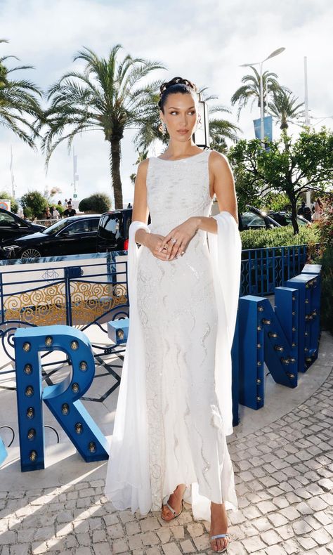 Bella Hadid Red Carpet, Bella Hadid Cannes, Bella Hadid Runway, Bella Hadid Dress, Sum Dresses, Isabella Hadid, Runway Gowns, Elegant Outfit Classy, Bella Hadid Outfits